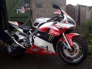 Lojas Carenagens Moto Yamaha YZF 1000 R1 1998-1999 - Vermelho Branco Preto Amarelo Monstro Milwaukee MAXXIS 11