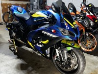 Desde o início, quando encomendei o kit de carenagens para a minha zx10r, até ao fim, o Erick não tem sido nada menos que incrível. Mantiveram-me atualizado. Estes rapazes são excelentes, vão além do esperado pelos clientes e eu aprecio isso! Têm o meu negócio para o resto da vida.